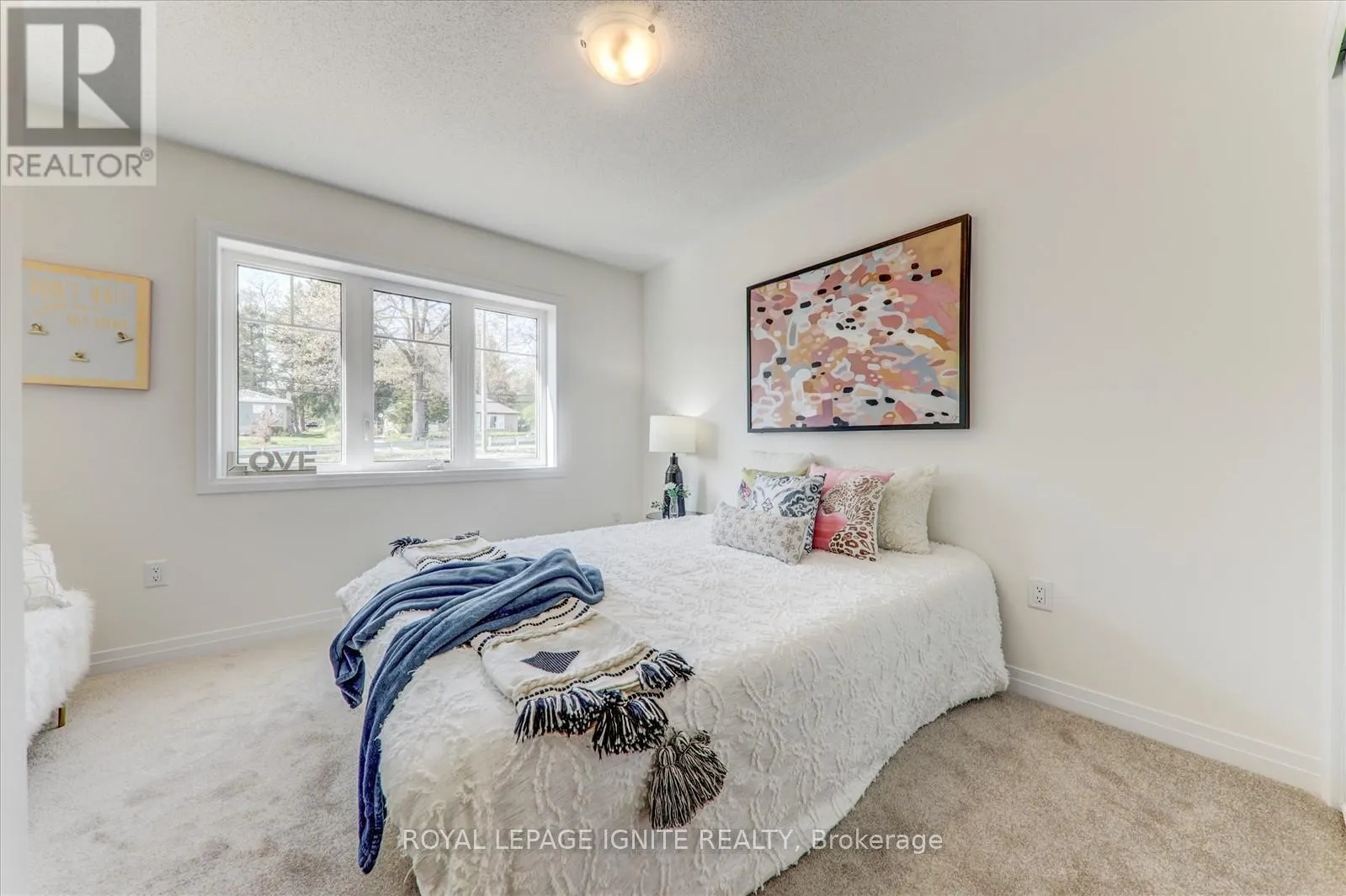 544 HUDSON CRESCENT