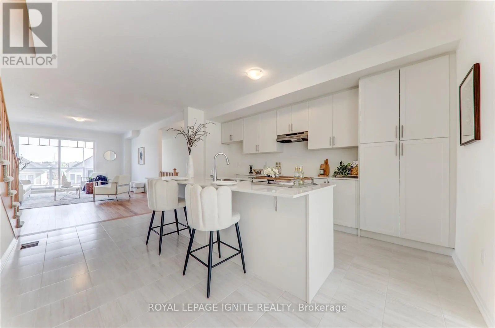 544 HUDSON CRESCENT