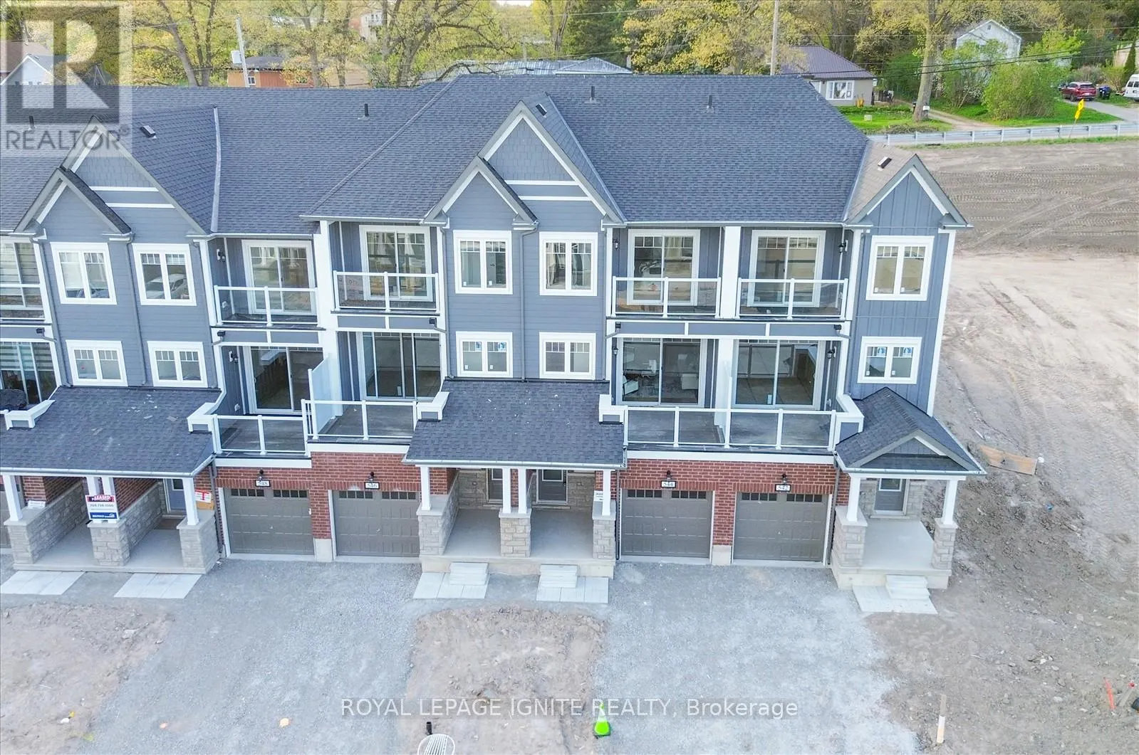 544 HUDSON CRESCENT