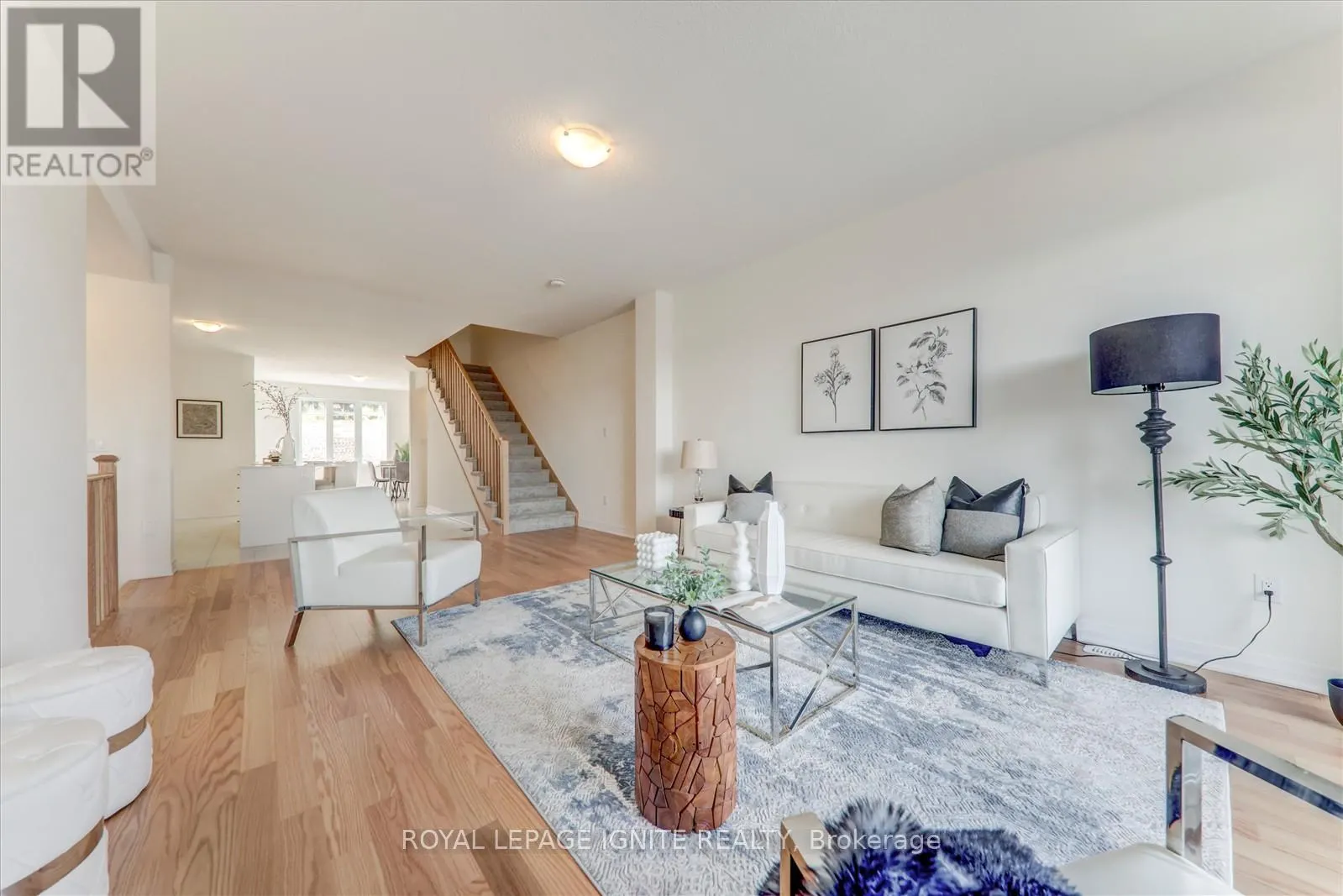 544 HUDSON CRESCENT