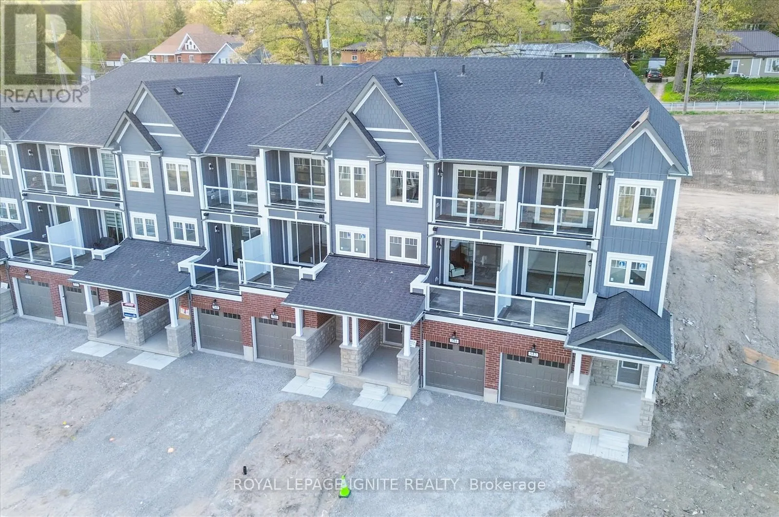 544 HUDSON CRESCENT