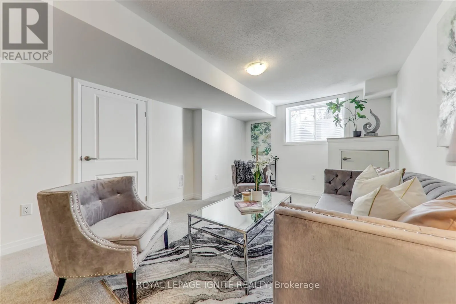 544 HUDSON CRESCENT