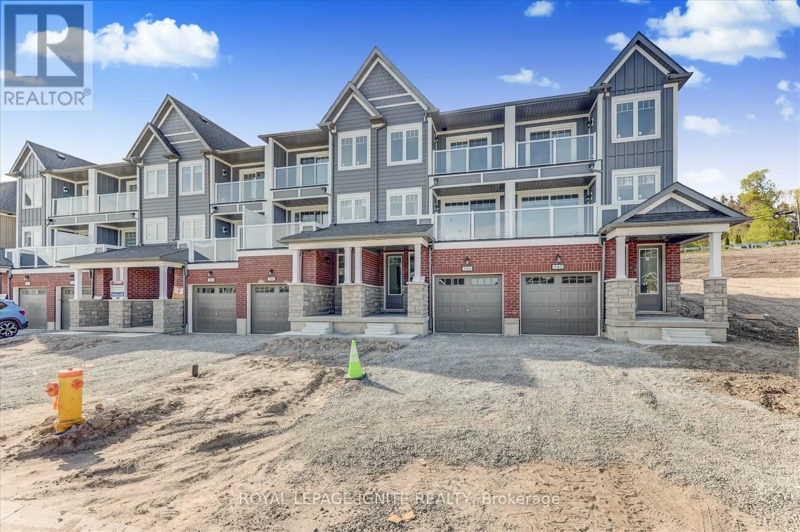 544 HUDSON CRESCENT