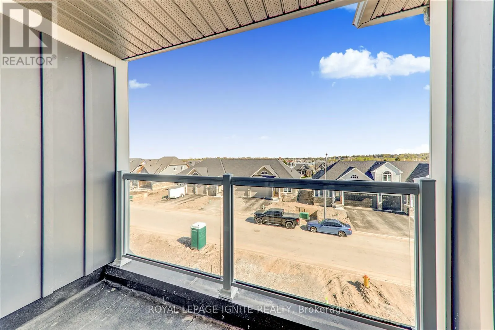 544 HUDSON CRESCENT