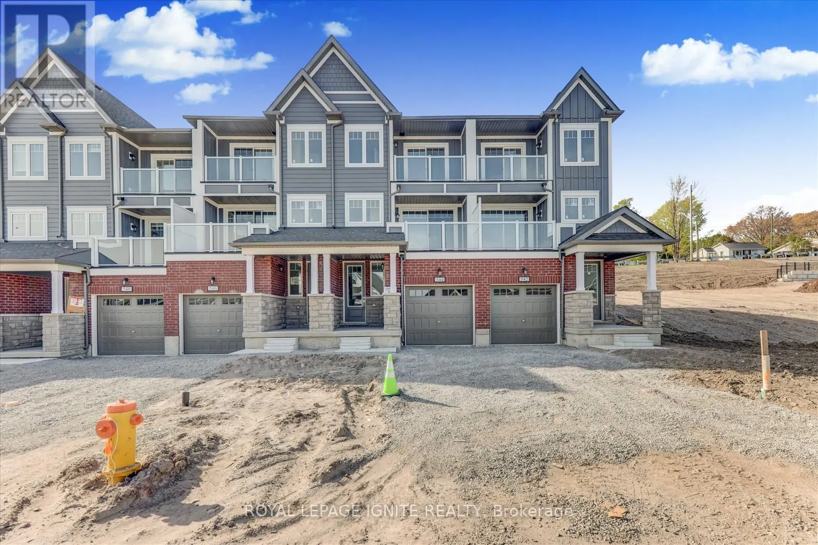 544 HUDSON CRESCENT