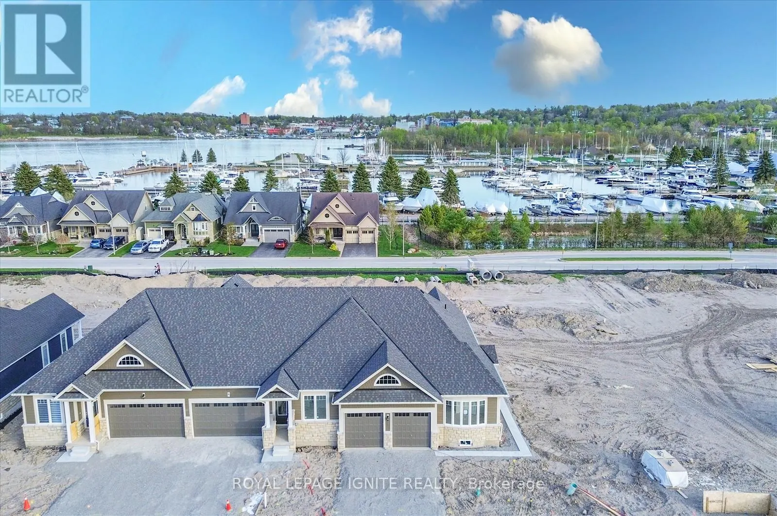 553 HUDSON CRESCENT