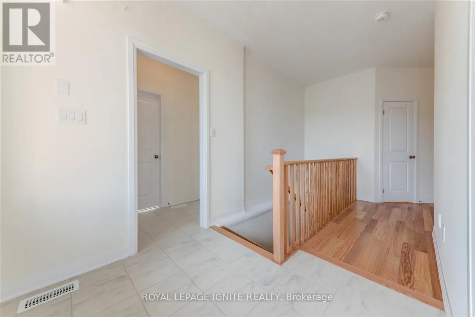 553 HUDSON CRESCENT