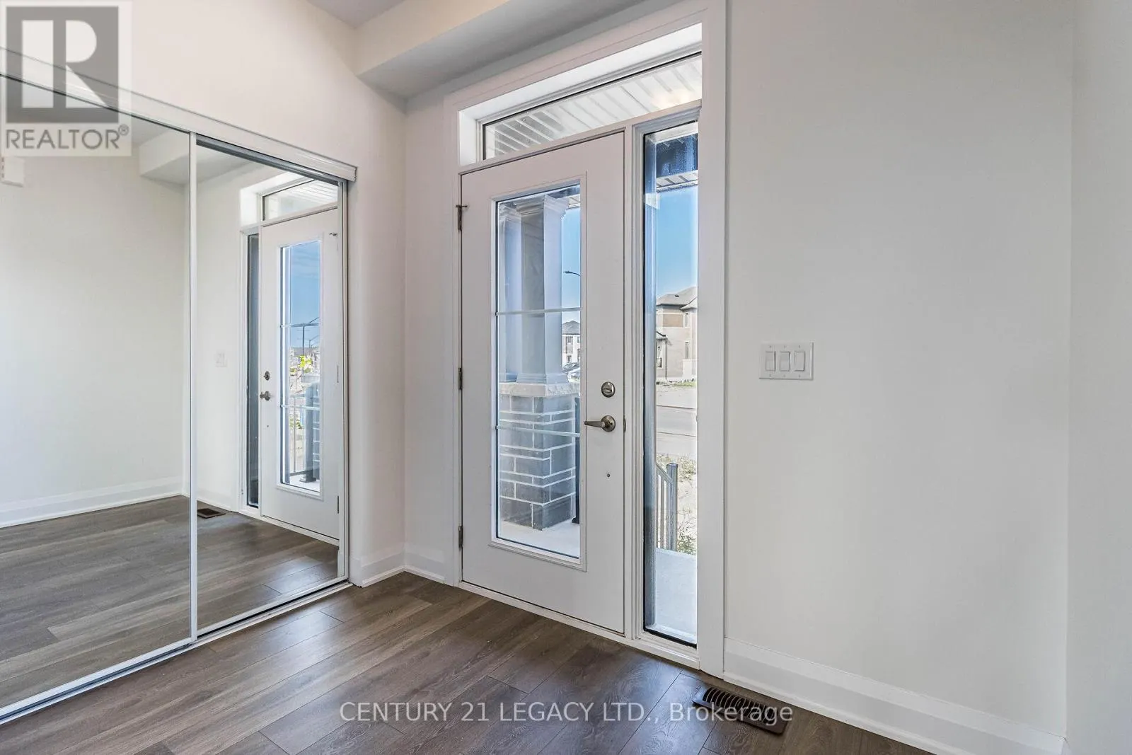 30 UNION BOULEVARD