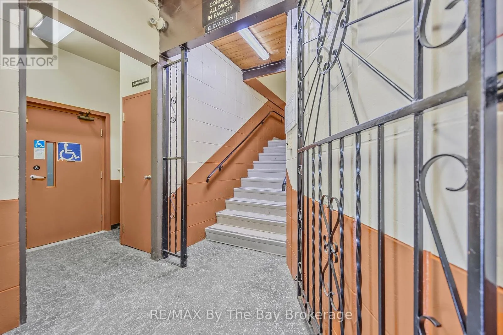 425 RIVER ROAD W
