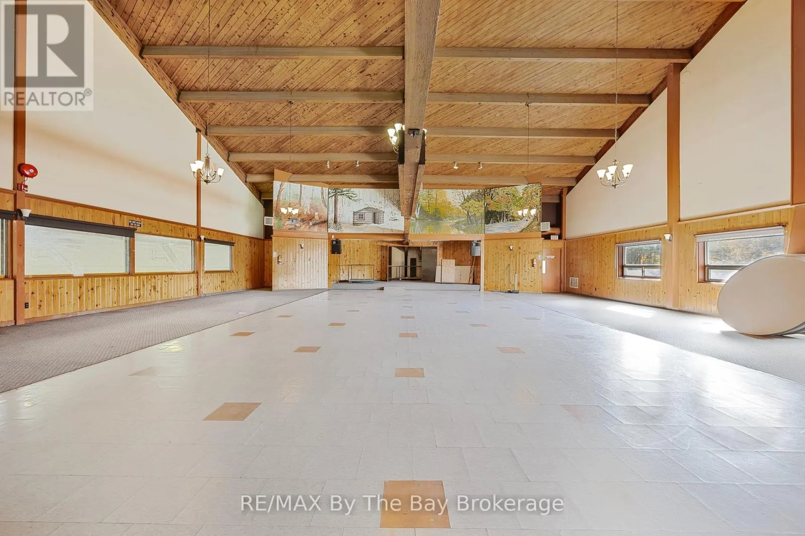 425 RIVER ROAD W