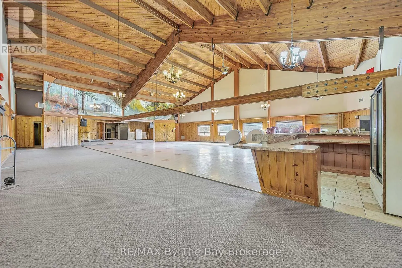 425 RIVER ROAD W