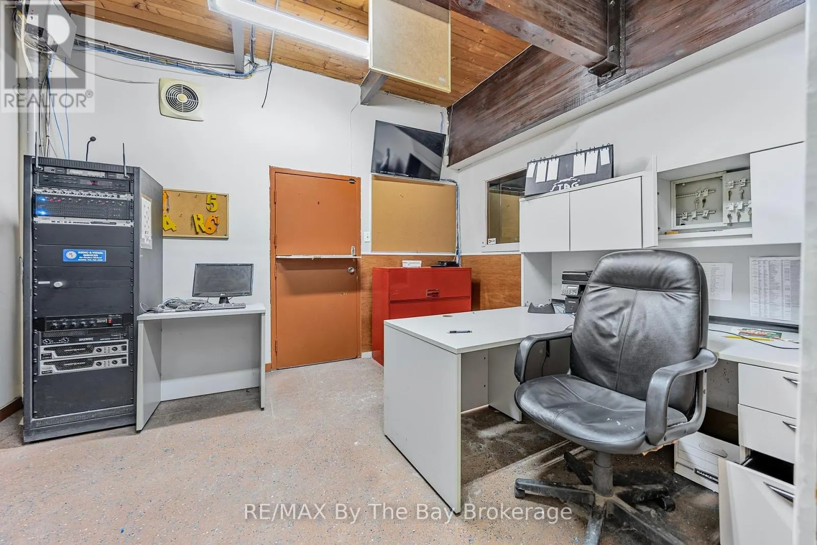 425 RIVER ROAD W