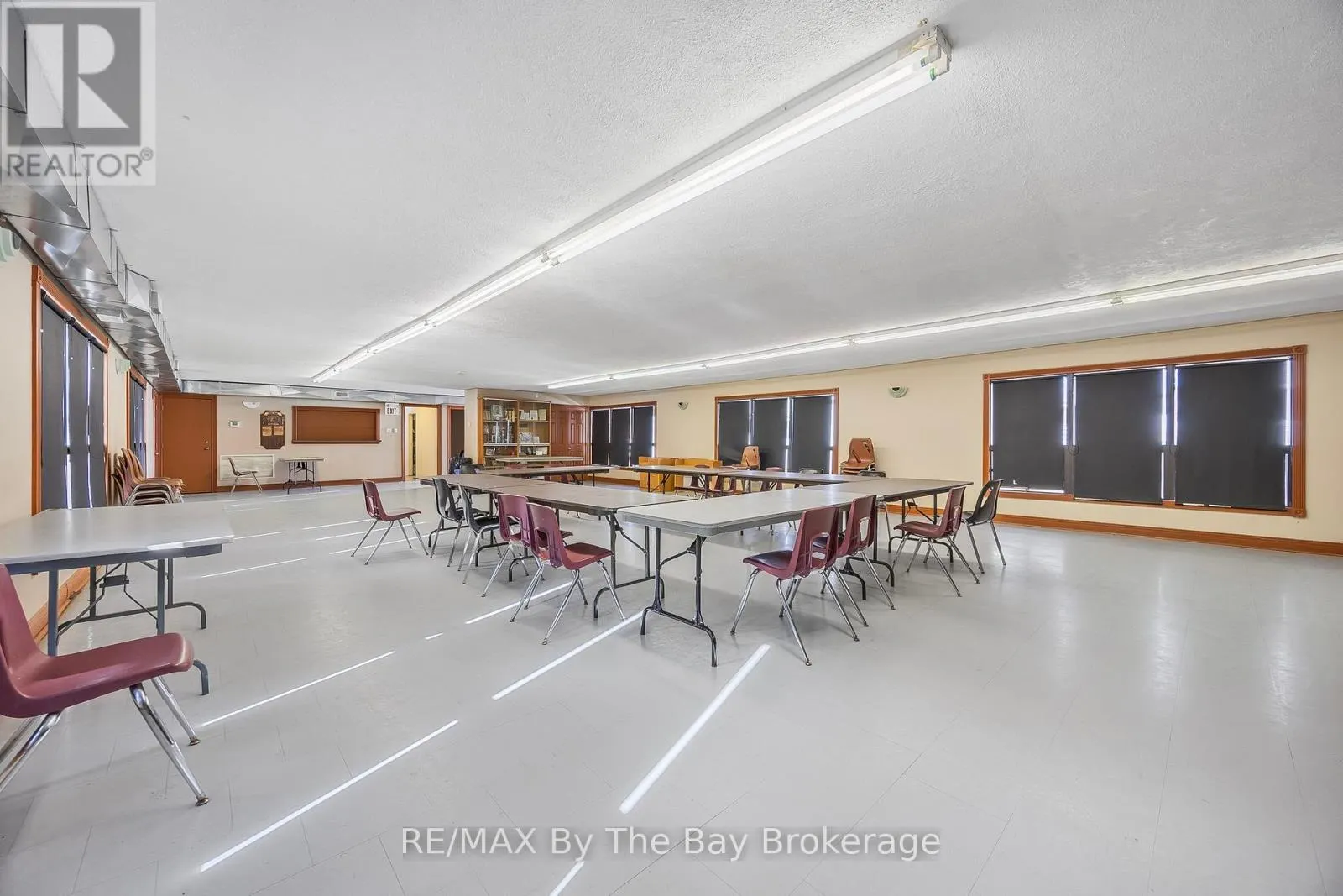 425 RIVER ROAD W