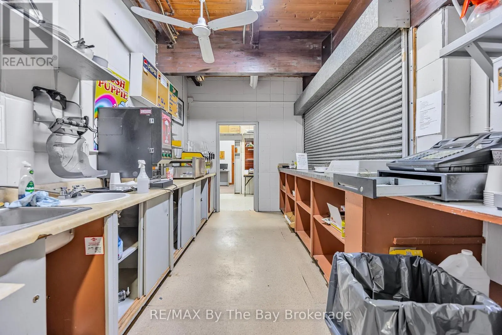 425 RIVER ROAD W