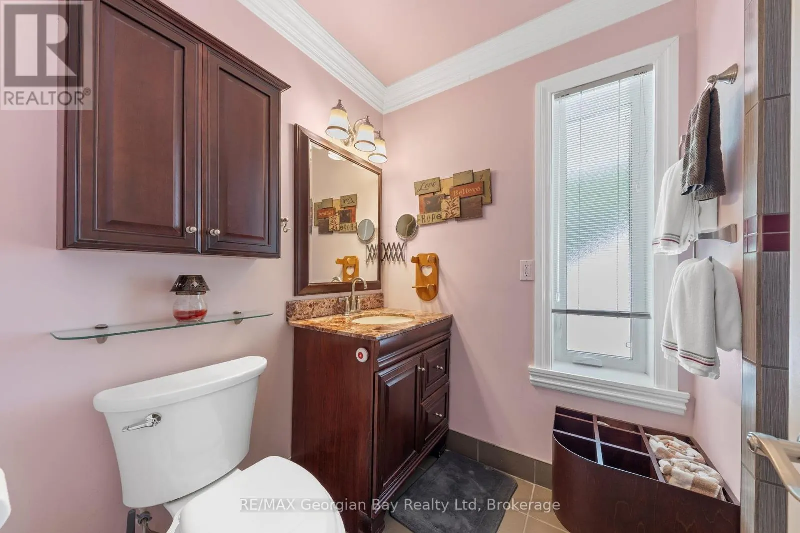 405 CHAMPLAIN ROAD