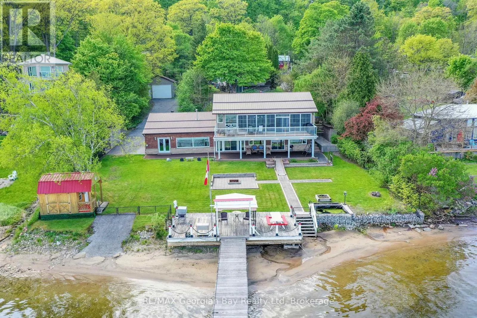 405 CHAMPLAIN ROAD