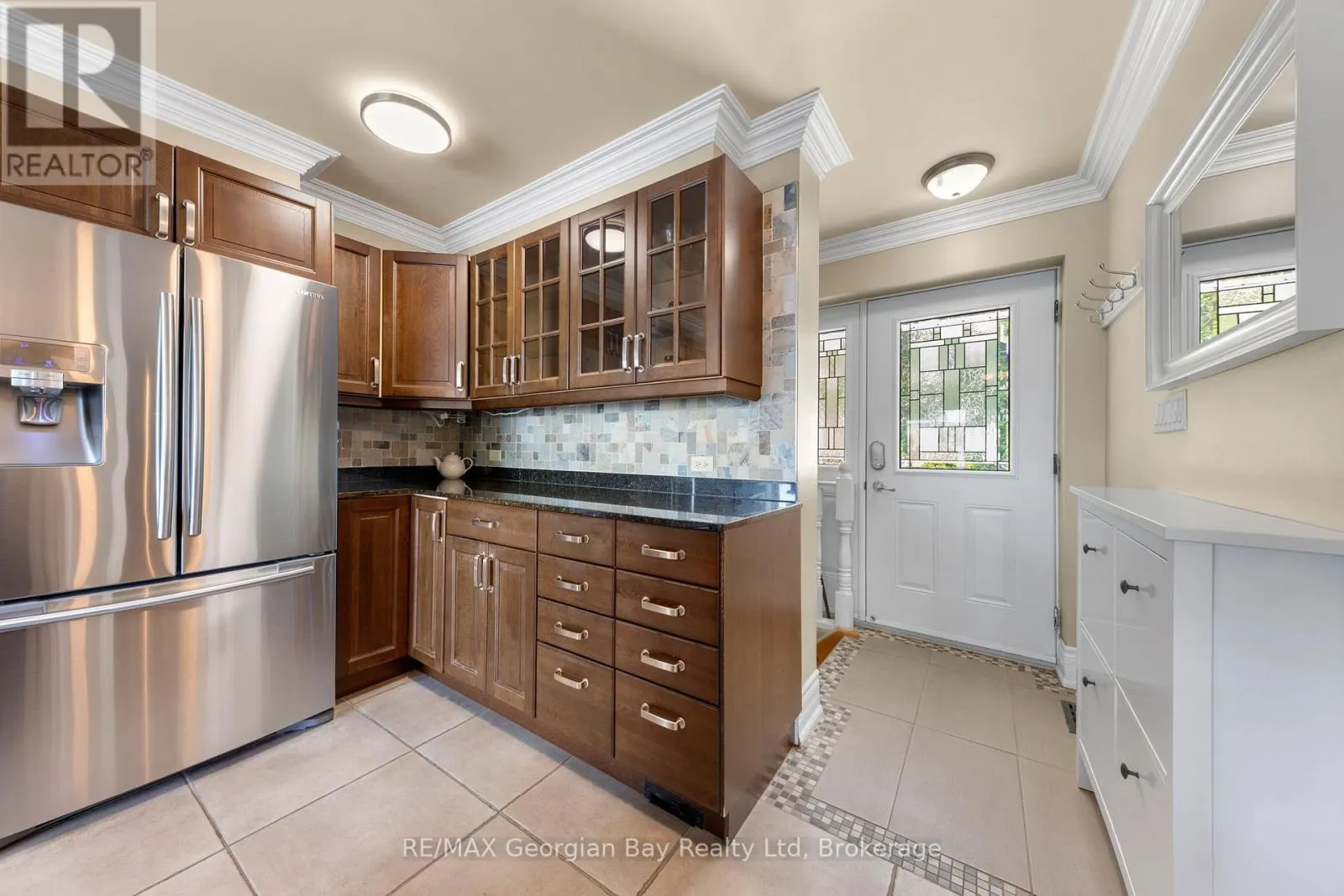 405 CHAMPLAIN ROAD