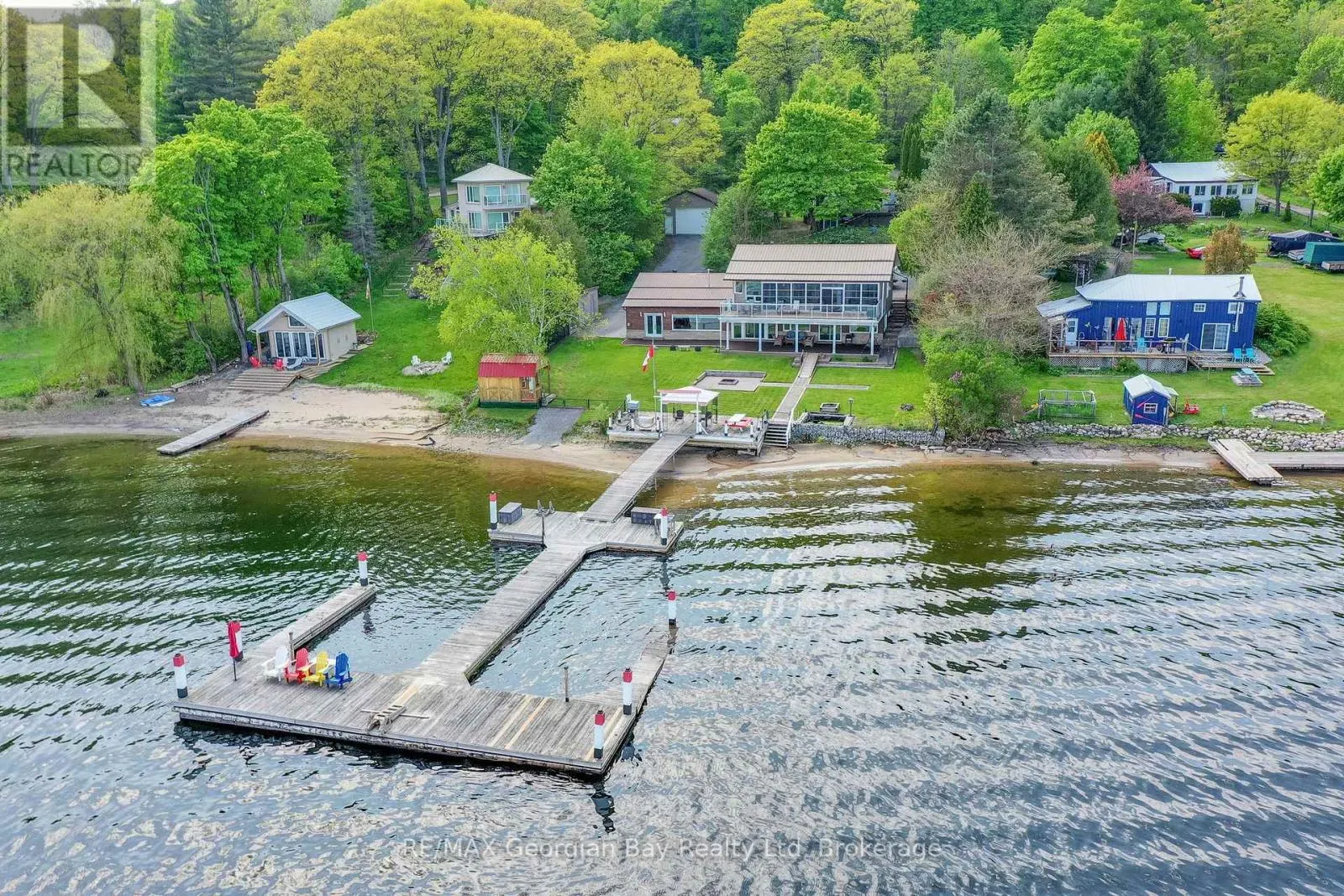 405 CHAMPLAIN ROAD