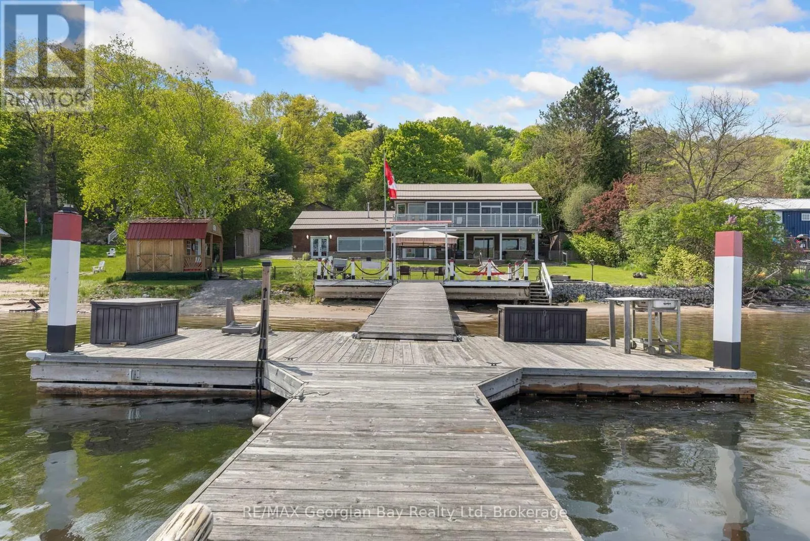 405 CHAMPLAIN ROAD
