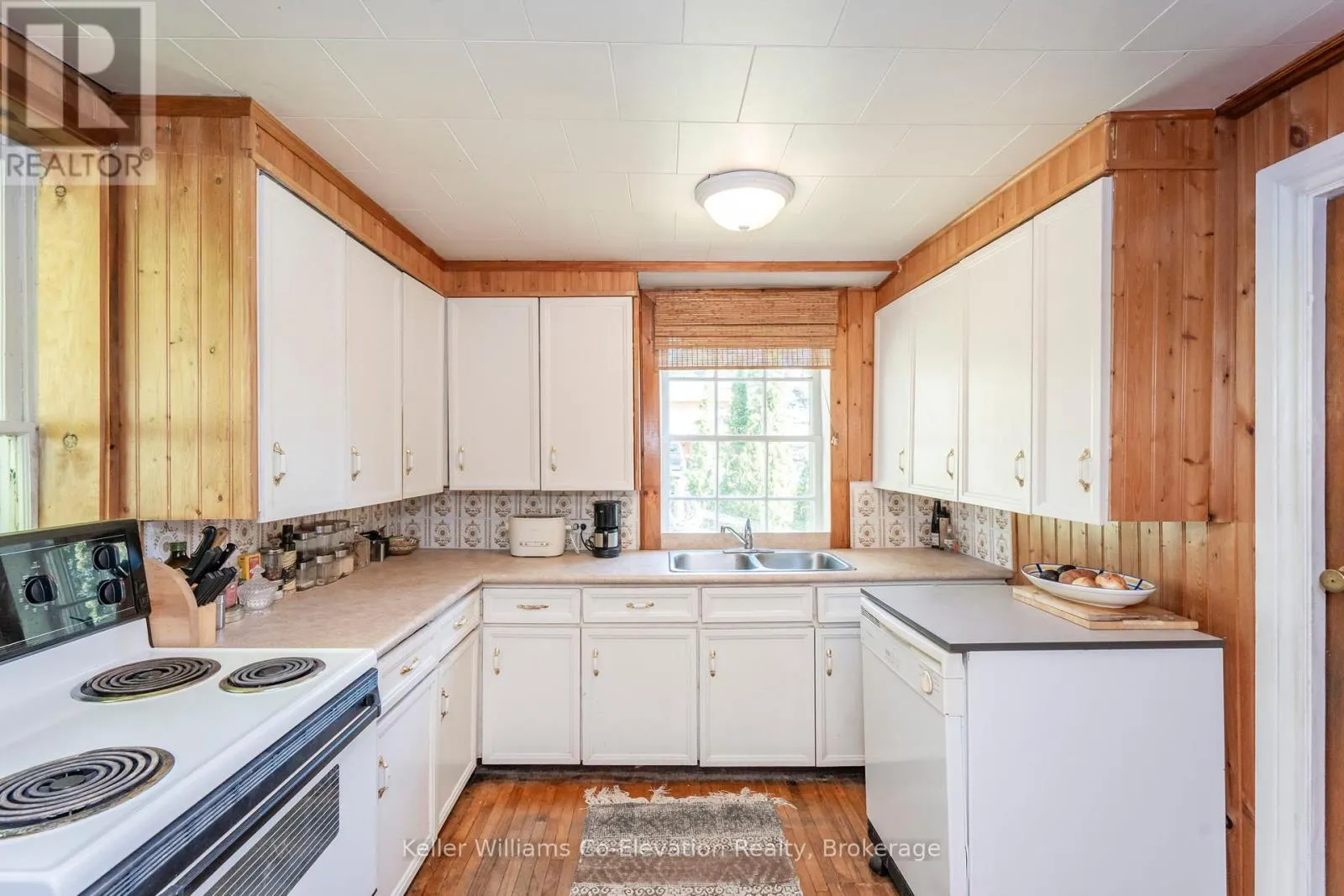 437 CHAMPLAIN ROAD