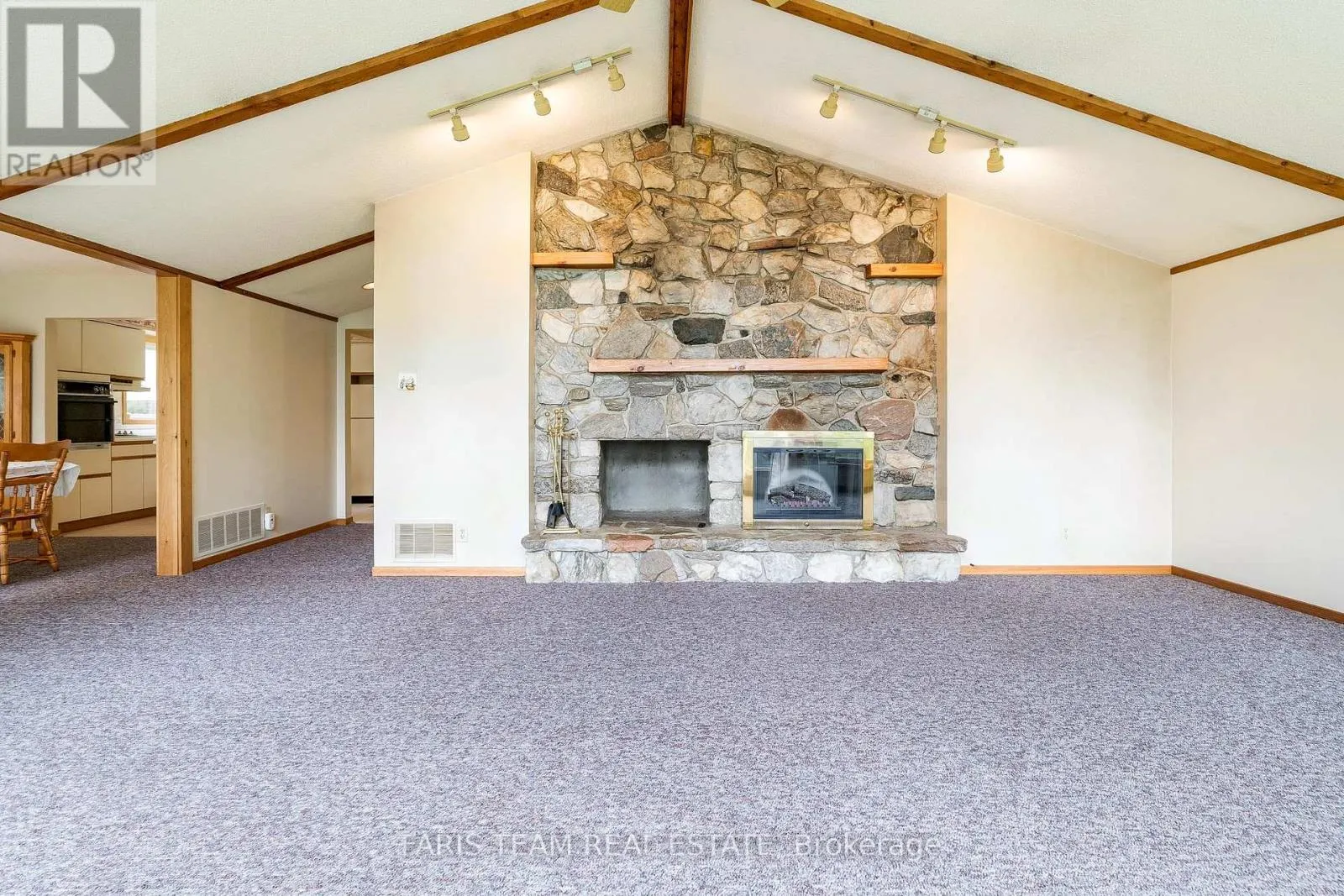 2385 WHETHAM ROAD