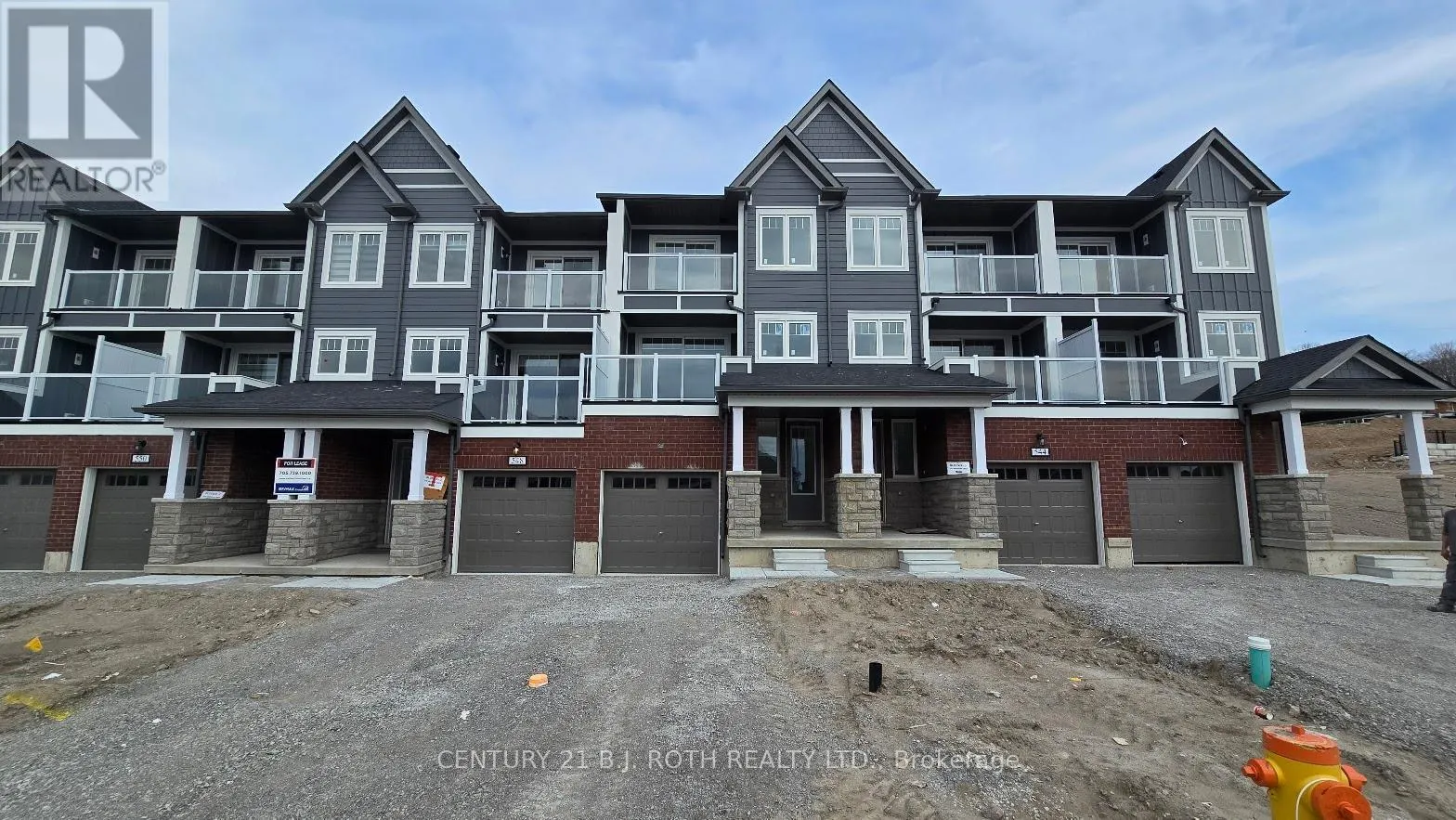 546 HUDSON CRESCENT
