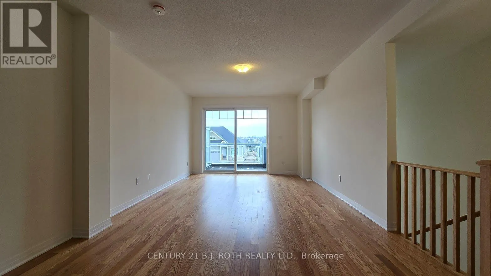 546 HUDSON CRESCENT