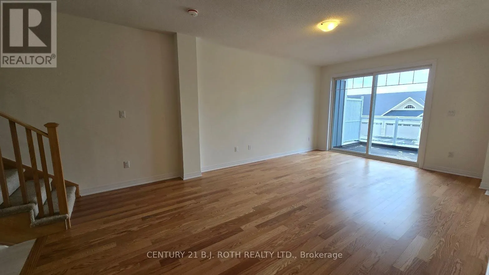 546 HUDSON CRESCENT