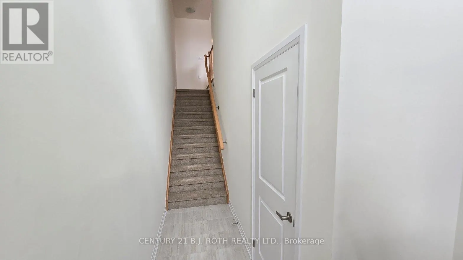 546 HUDSON CRESCENT