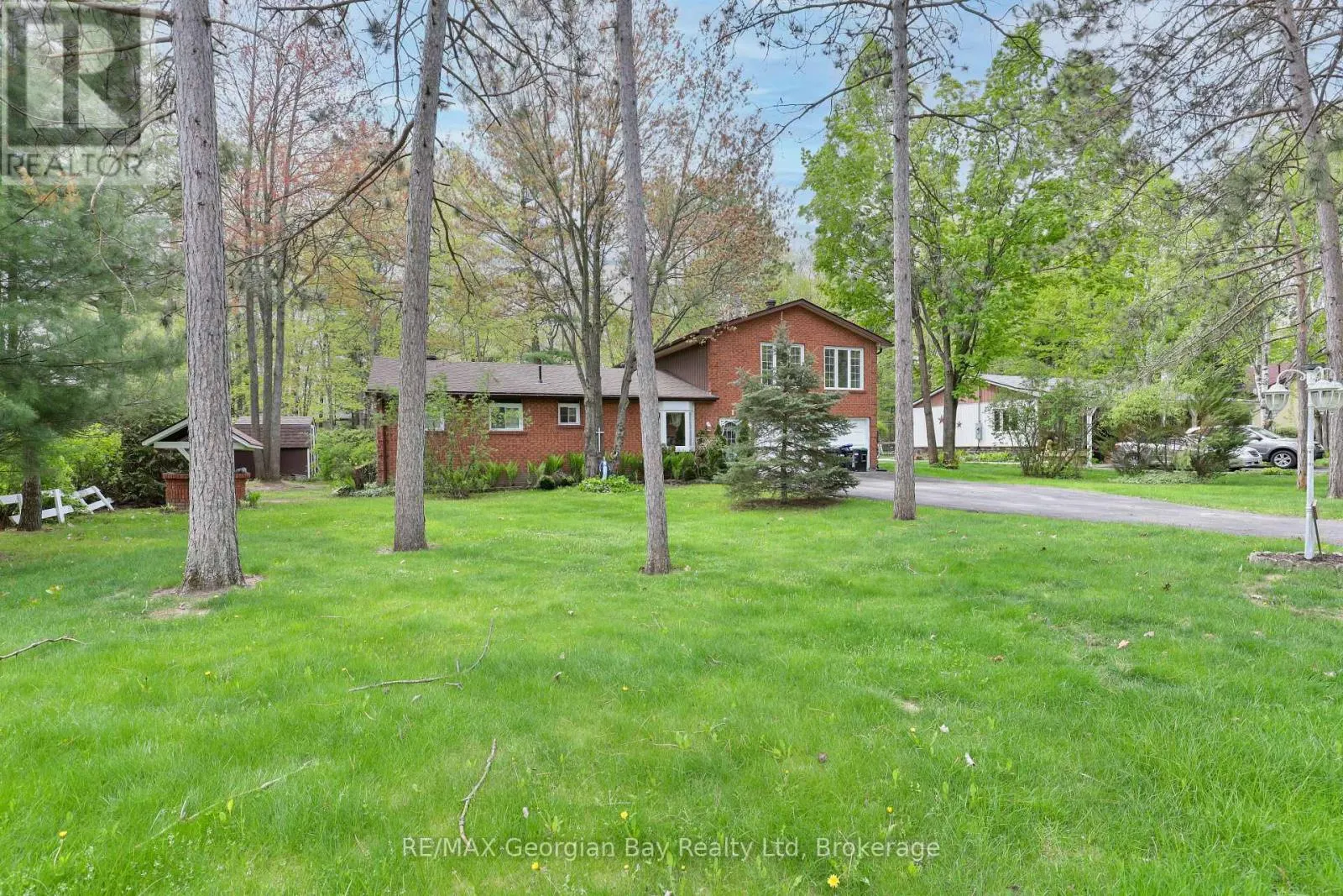 1 LINDALE AVENUE
