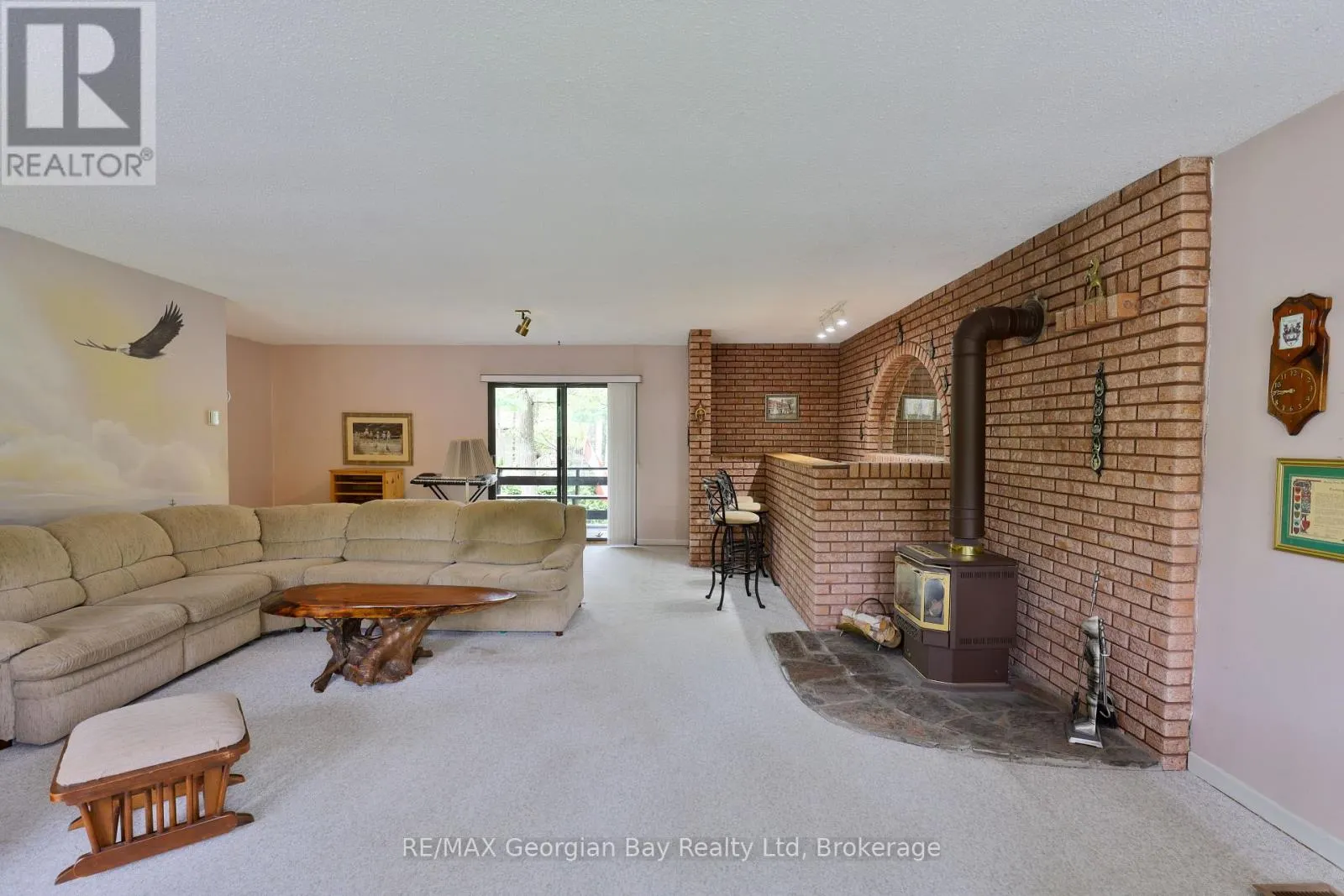 1 LINDALE AVENUE