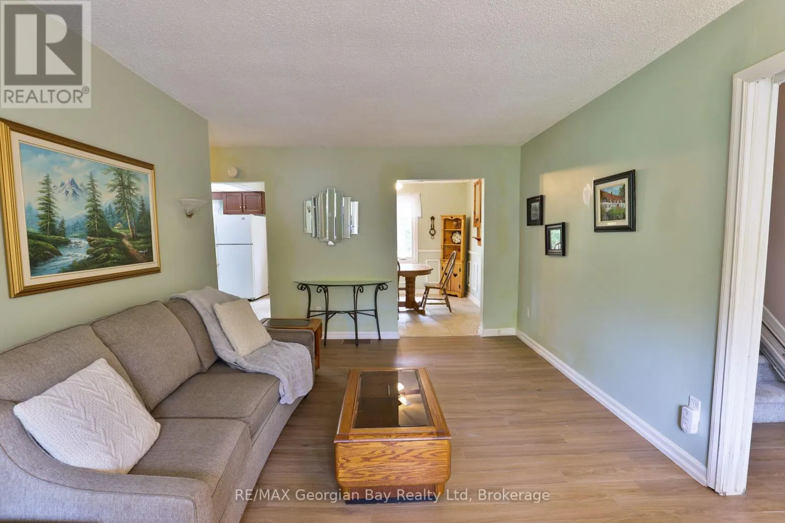 1 LINDALE AVENUE