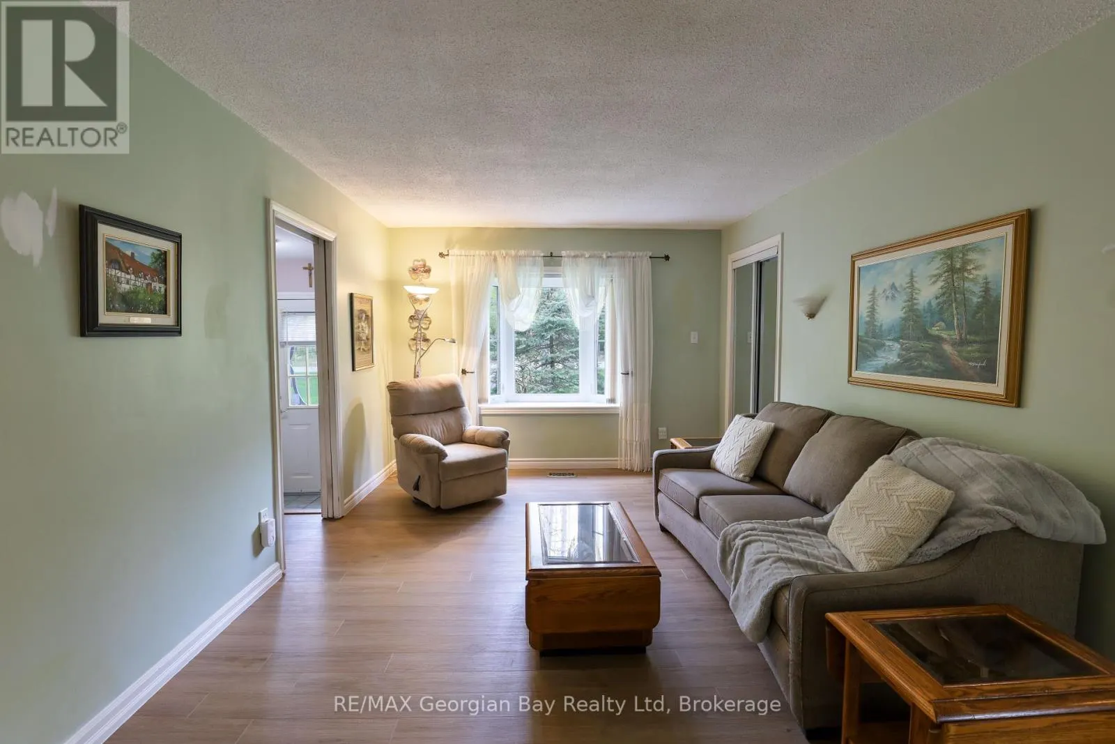 1 LINDALE AVENUE