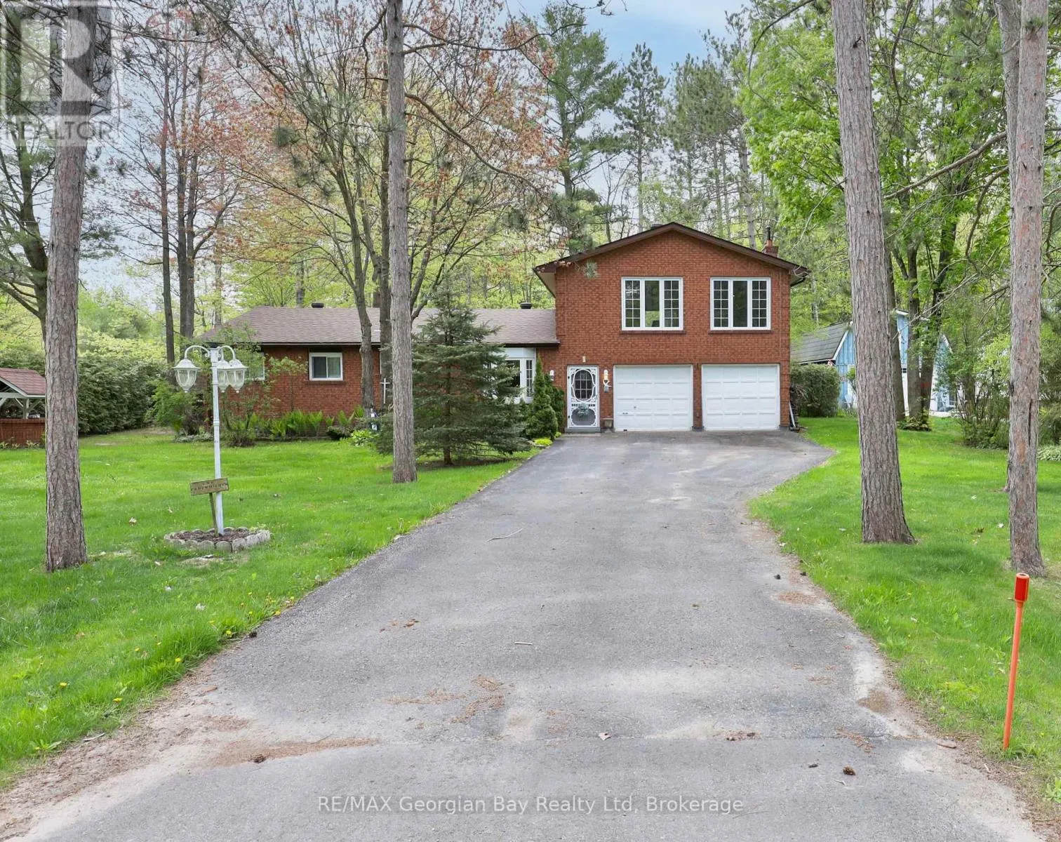 1 LINDALE AVENUE