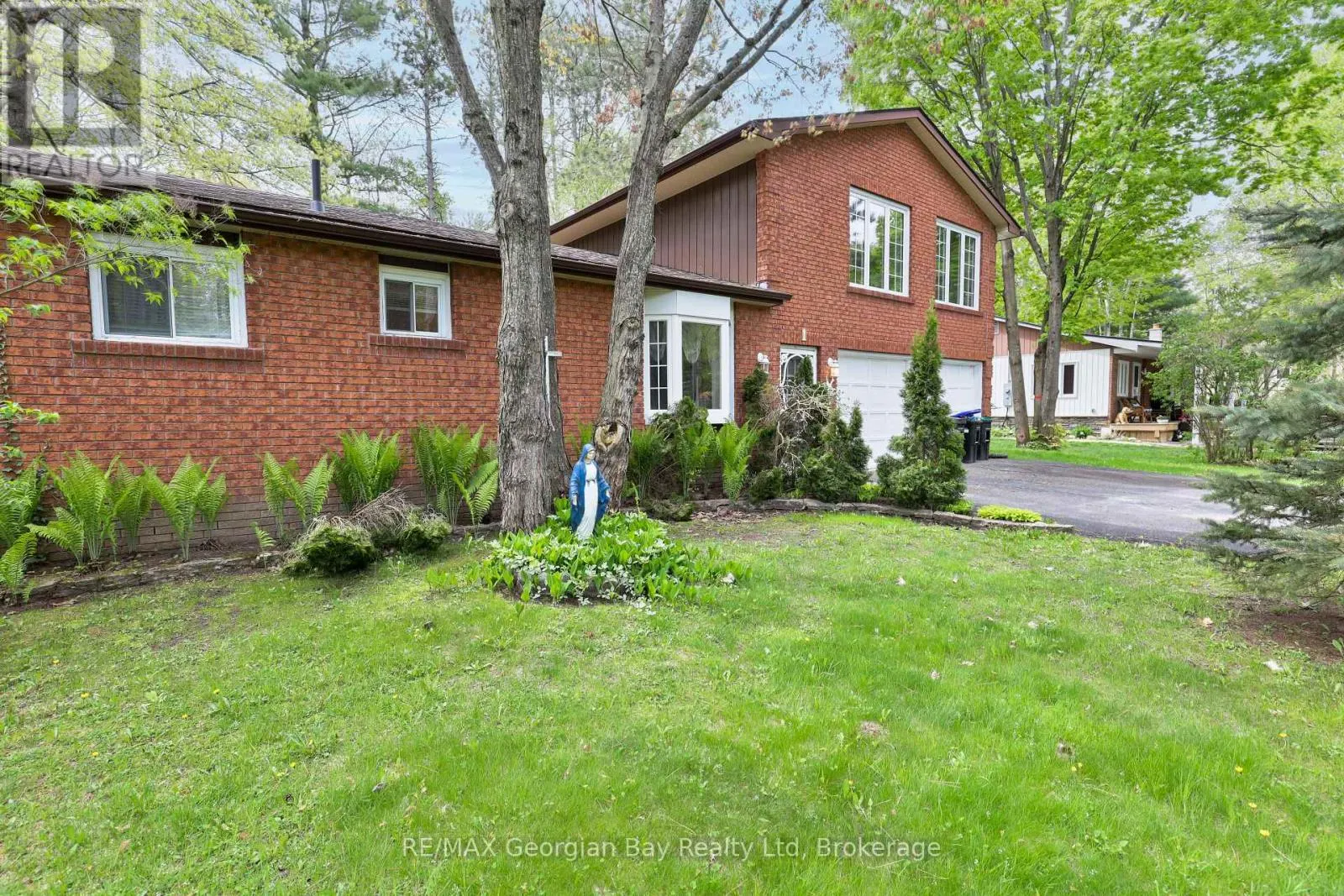 1 LINDALE AVENUE