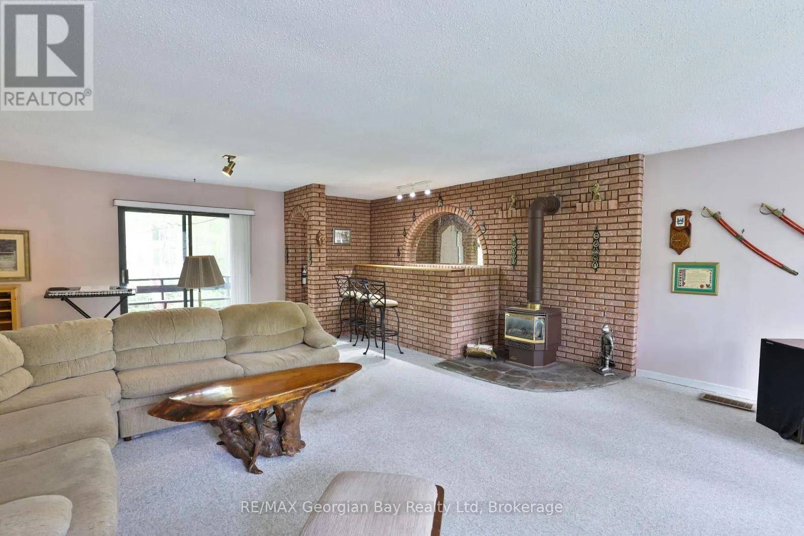 1 LINDALE AVENUE