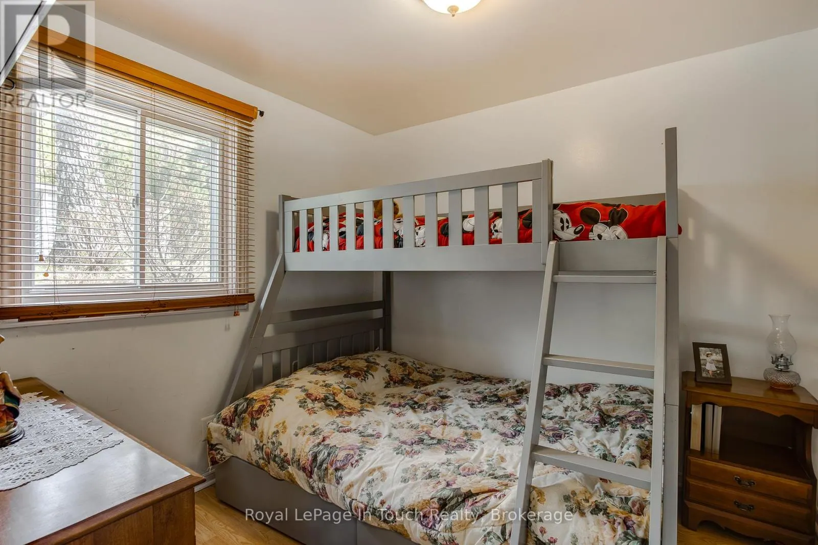35 TINY BEACHES ROAD S