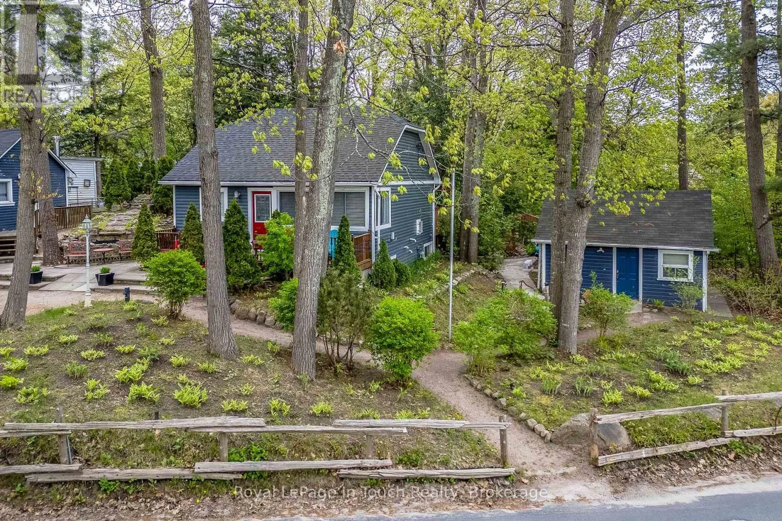 35 TINY BEACHES ROAD S