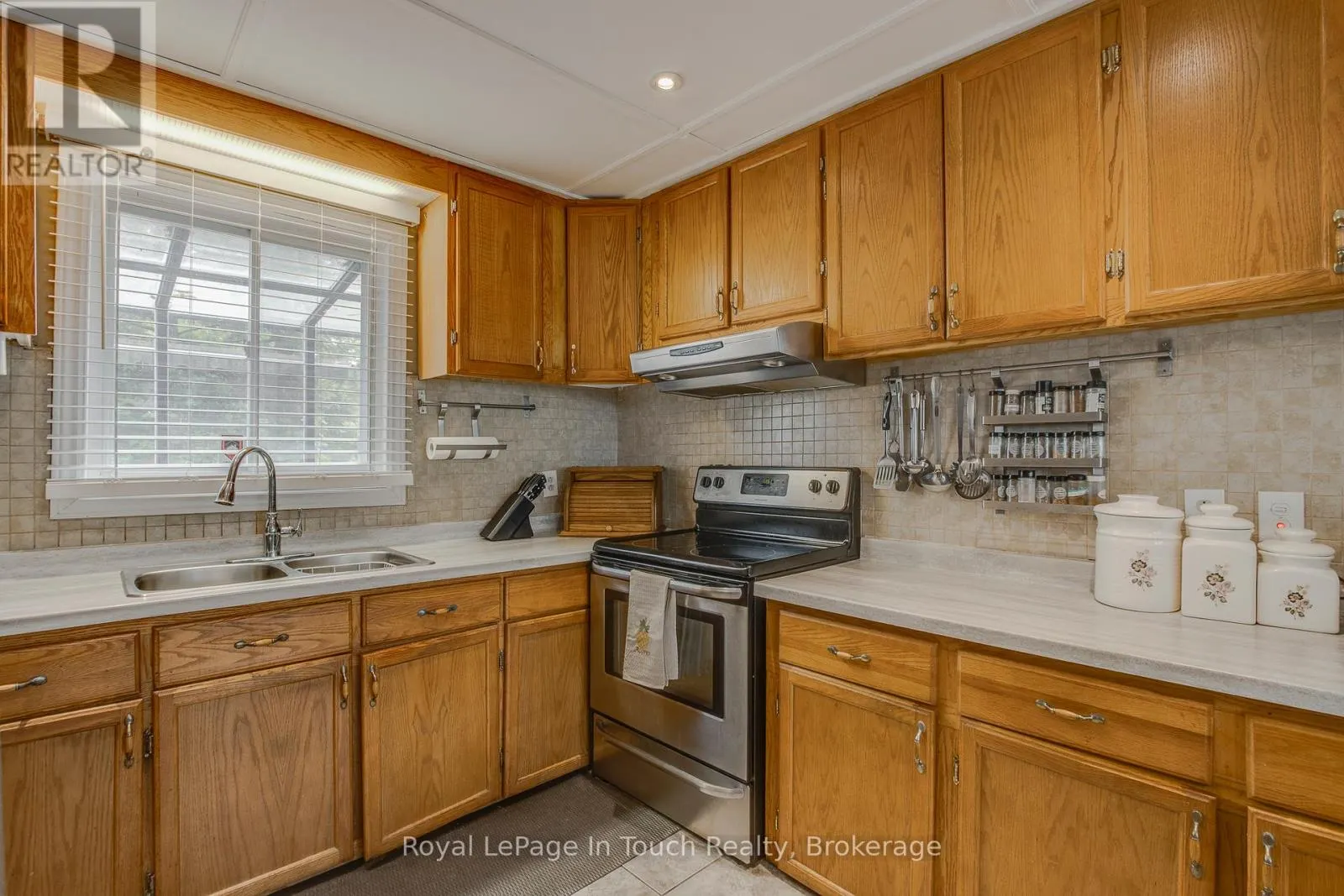 35 TINY BEACHES ROAD S