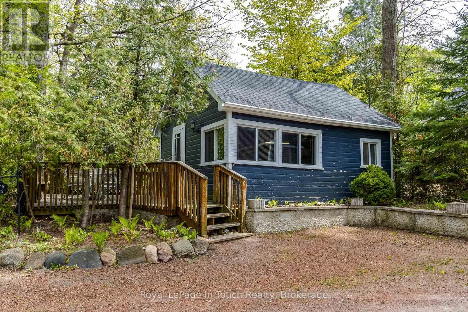 35 TINY BEACHES ROAD S