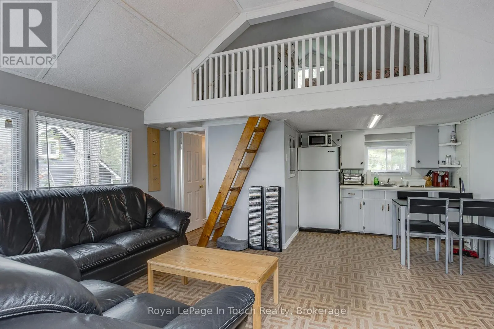 35 TINY BEACHES ROAD S