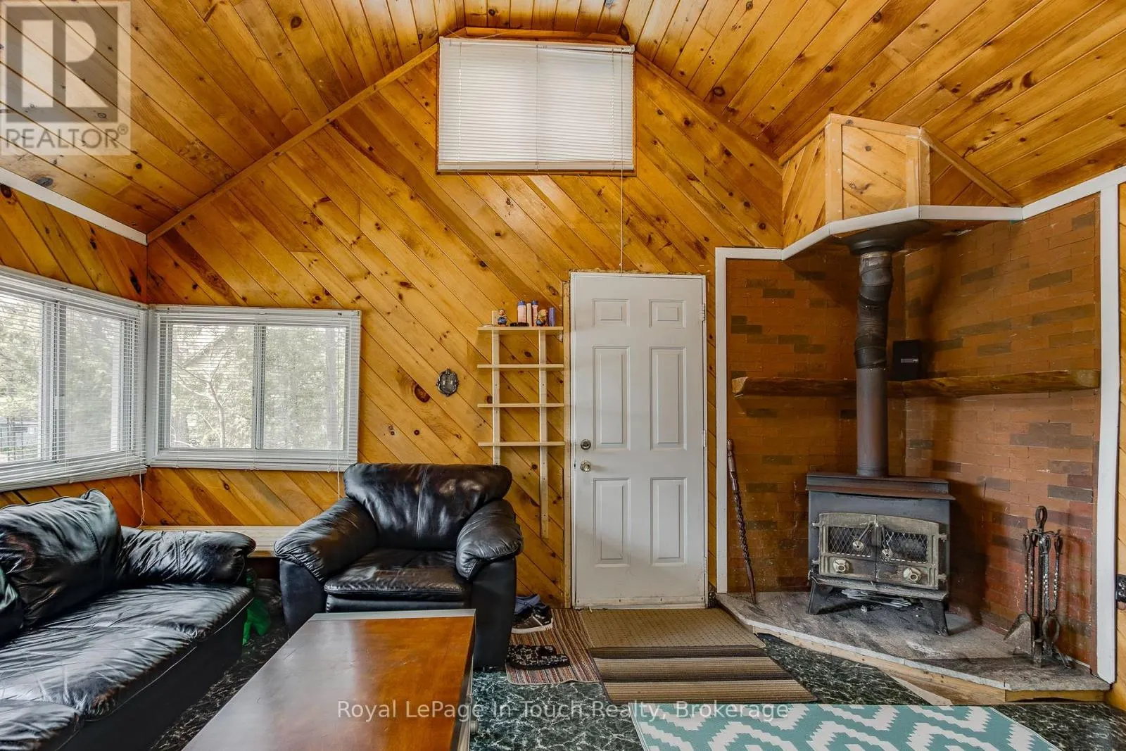 35 TINY BEACHES ROAD S