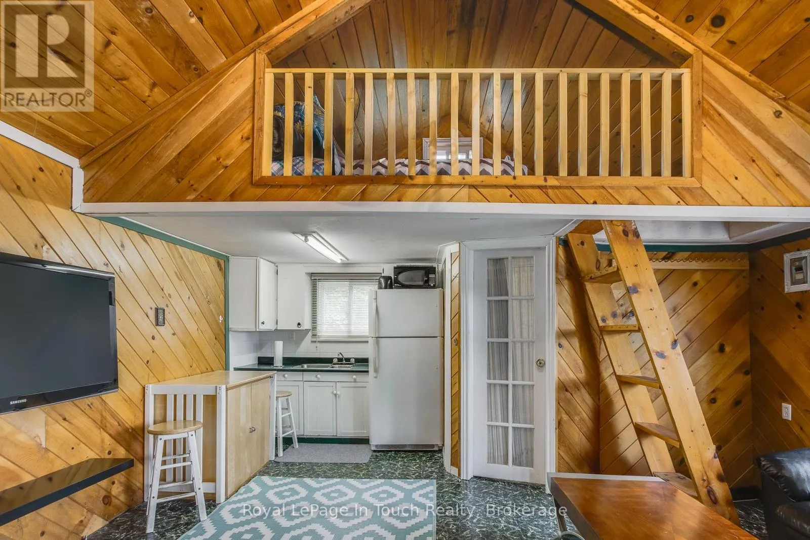 35 TINY BEACHES ROAD S