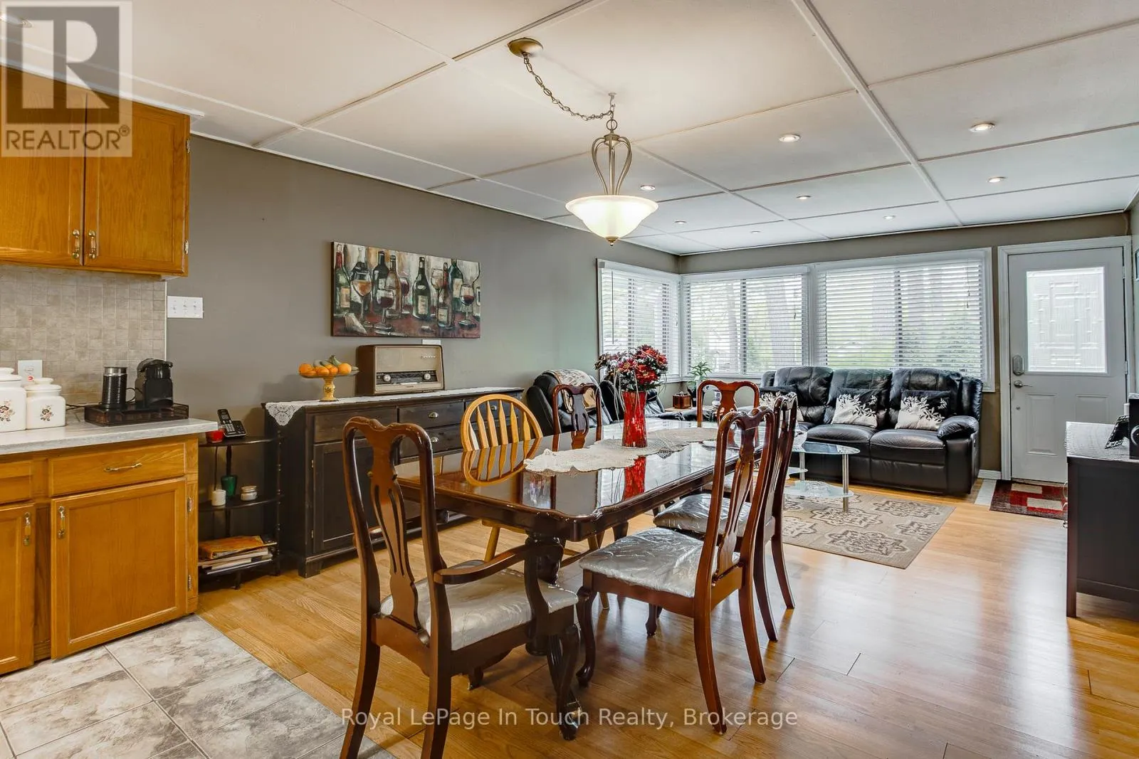 35 TINY BEACHES ROAD S