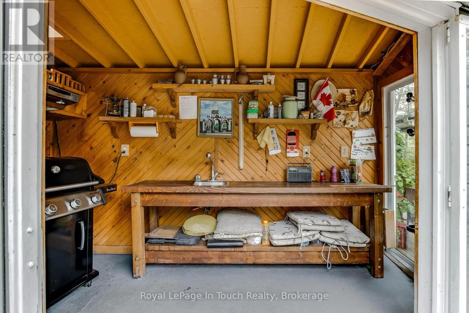 35 TINY BEACHES ROAD S