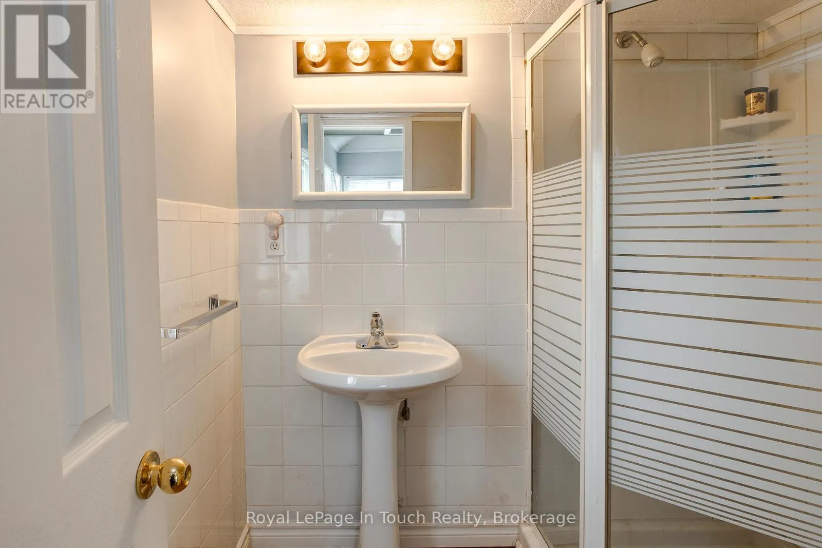 35 TINY BEACHES ROAD S