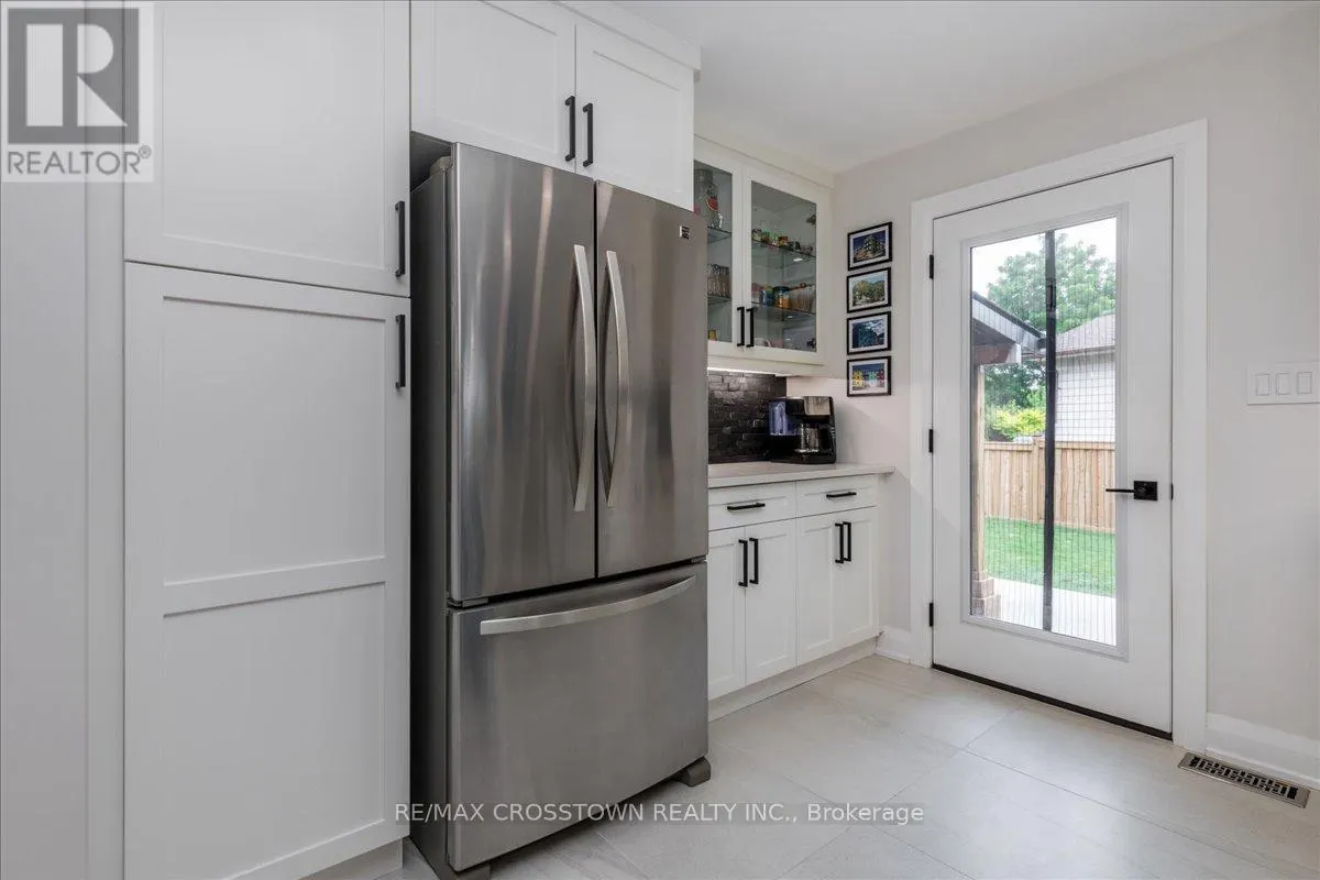 4 HIGHCROFT ROAD