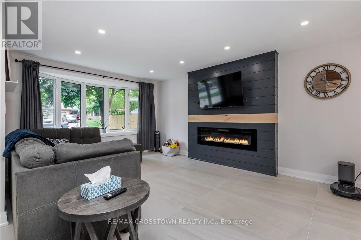 4 HIGHCROFT ROAD