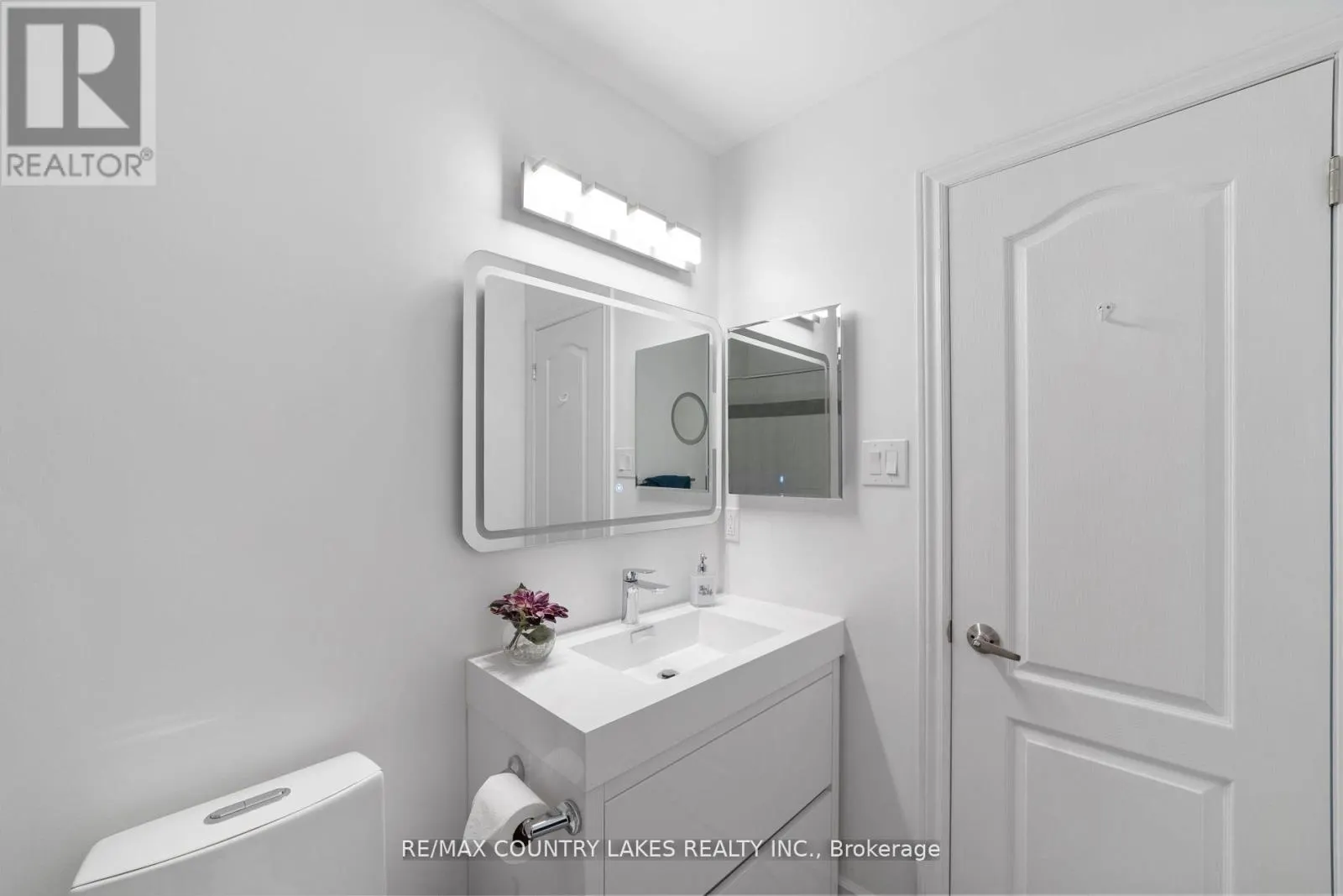 22 - 100 LAGUNA PARKWAY