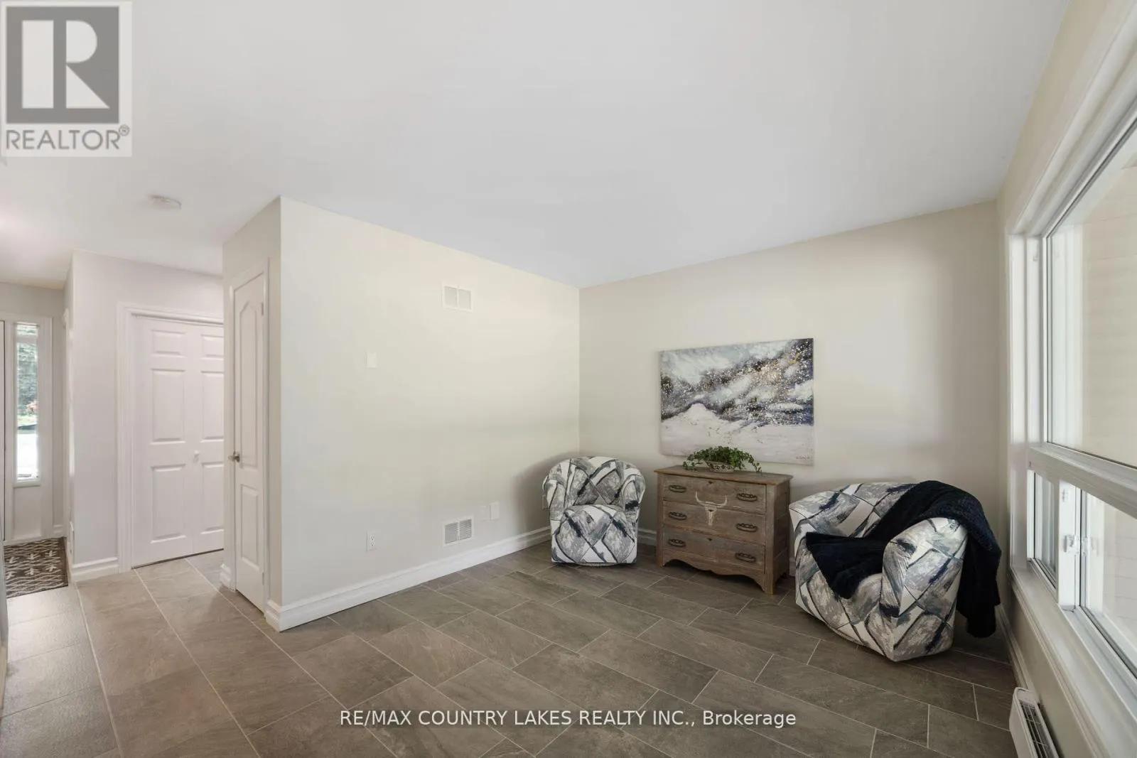 22 - 100 LAGUNA PARKWAY